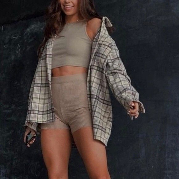 Princess Polly neutral tan ribbed biker shorts women's size small / medium - Picture 1 of 4